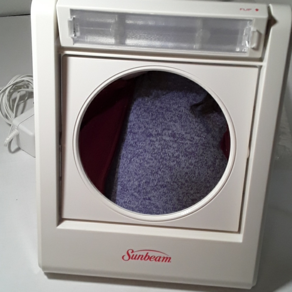 Magnifying Mirror - Picture 1 of 6